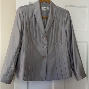 Le Suit Petite Pants Suit Size 14P